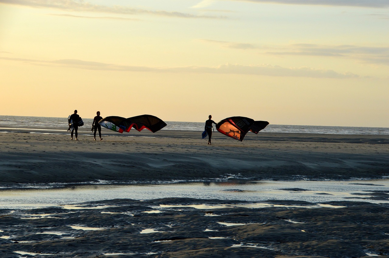 俄军对乌采取行动，发射劝降火箭弹的背后