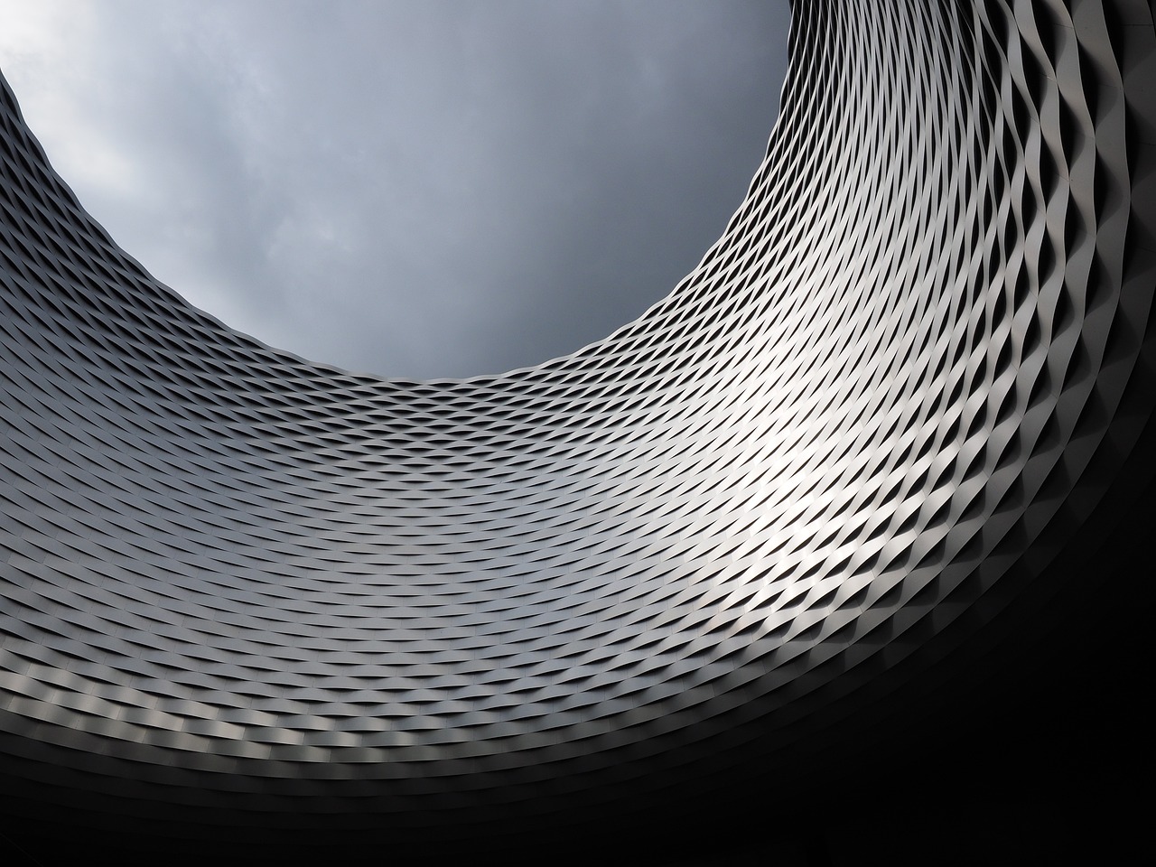 王楚钦为肖战戴上金牌的荣耀瞬间