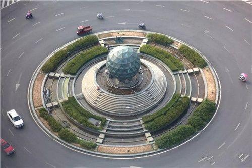 沈阳中间有个球的建筑