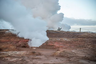 郑州暴雨，风雨中的坚守与希望