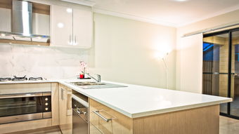 中学160人住一间宿舍?校方回应 中学160人住一间宿舍?校方回应