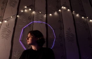 张本美和泪洒舞台,情感表达与艺术共鸣的深度评论 张本美和泪洒舞台,情感表达与艺术共鸣的深度评论