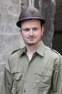 论100斤女警穿70斤衣服排爆的英勇与挑战 论100斤女警穿70斤衣服排爆的英勇与挑战