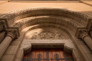 失落的玫瑰，探索哥特式建筑的杰作及其深远影响