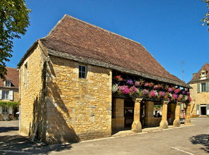 傣家竹楼的特点及装潢要点