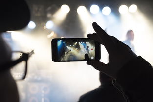 8万人围观1个人洗碗，探索网络直播的魔力