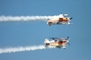 飞机绕岛飞行，让老兵再看一眼热土