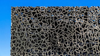 不锈钢地沟篦子在现代装潢中的应用与设计