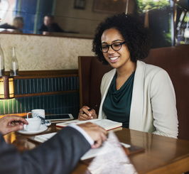 站雷军背后的海尔总裁周云杰,从幕后到台前的商业领袖 站雷军背后的海尔总裁周云杰,从幕后到台前的商业领袖