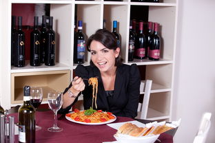 张文宏现场点名记者减肥，你太胖了—一场关于健康与公众形象的深刻讨论