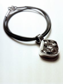 银项链为何会变黑？原来问题出在这里.