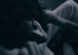 一岁多宝宝疑因大人亲吻后失明，揭开亲吻传播的隐形威胁