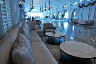 舒适与风格，咖啡厅沙发的选择与布置指南