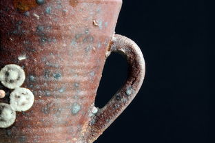 瓷韵流光，解读陶瓷工艺品的美学与价值