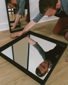 美眉睡地板，装潢达人的深度解读与解决方案